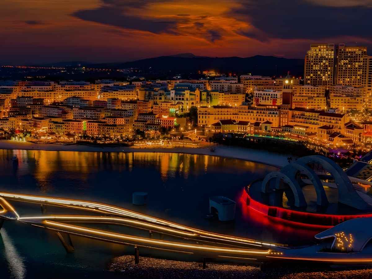 Thị trấn Hoàng Hôn là khu trung tâm của Sunset Town