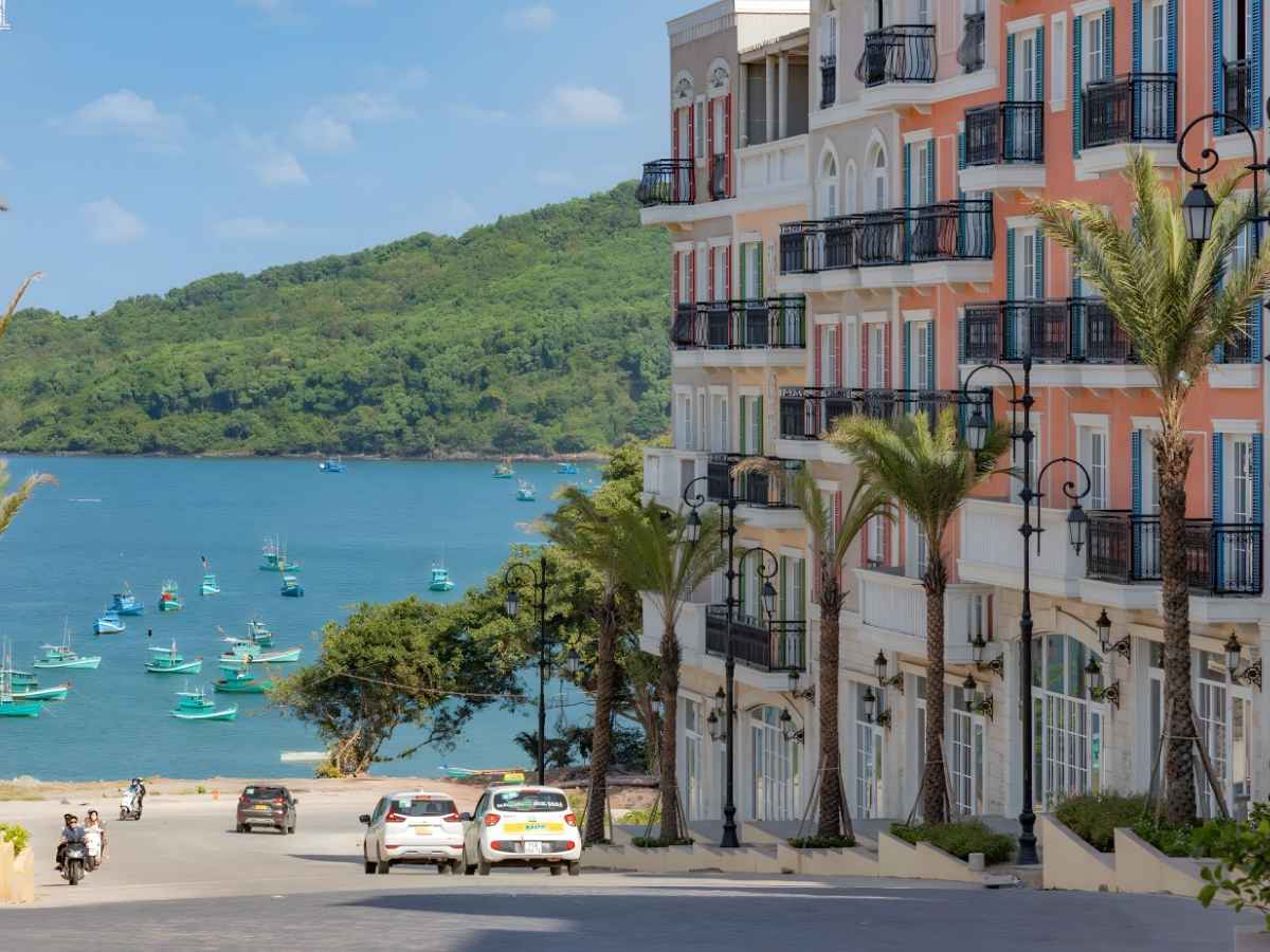 Check in kiến trúc Địa Trung Hải ấn tượng tại Sunset Town