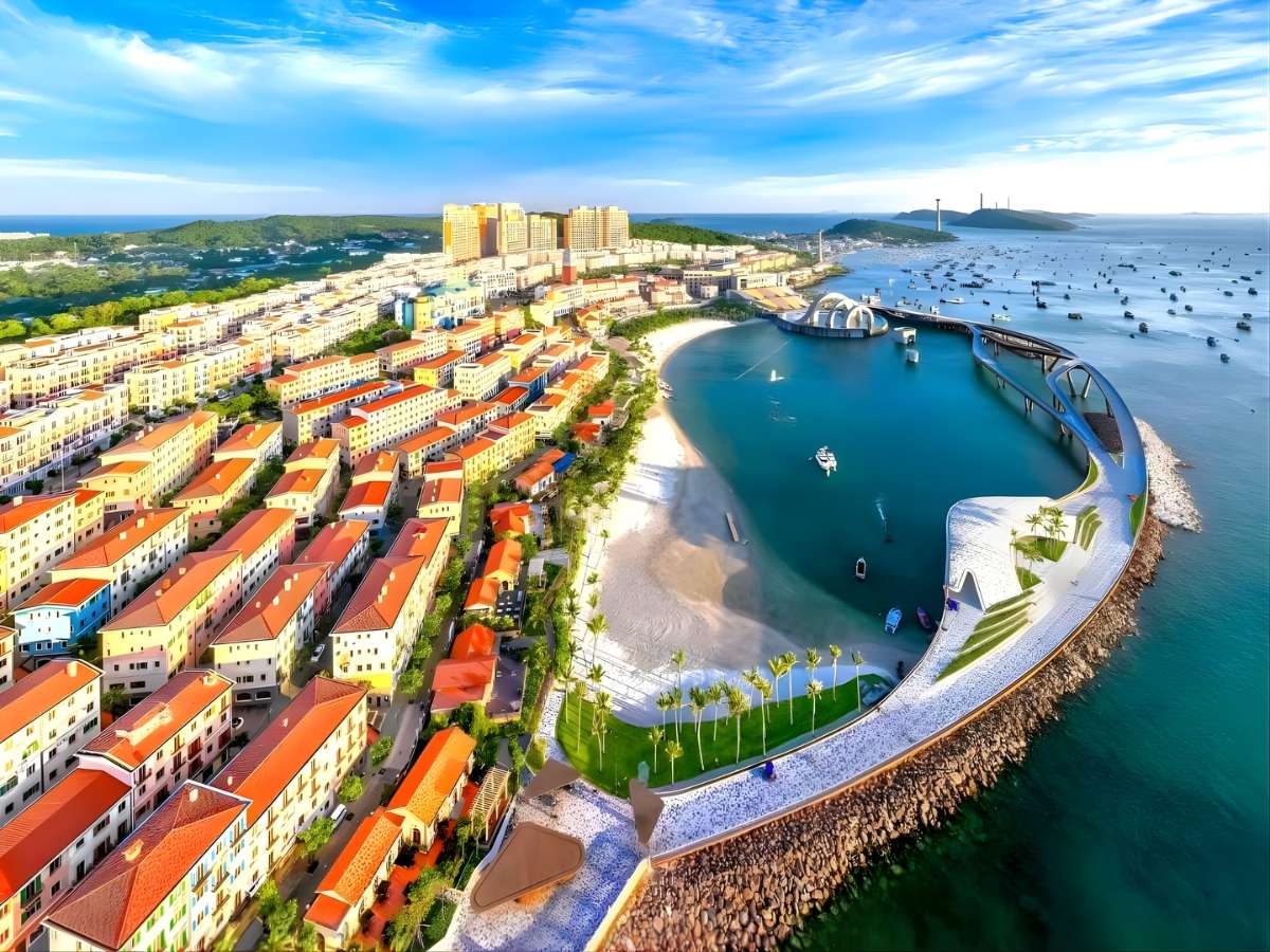 Du khách có thể dành thêm thời gian để khám phá không gian thị trấn Hoàng Hôn