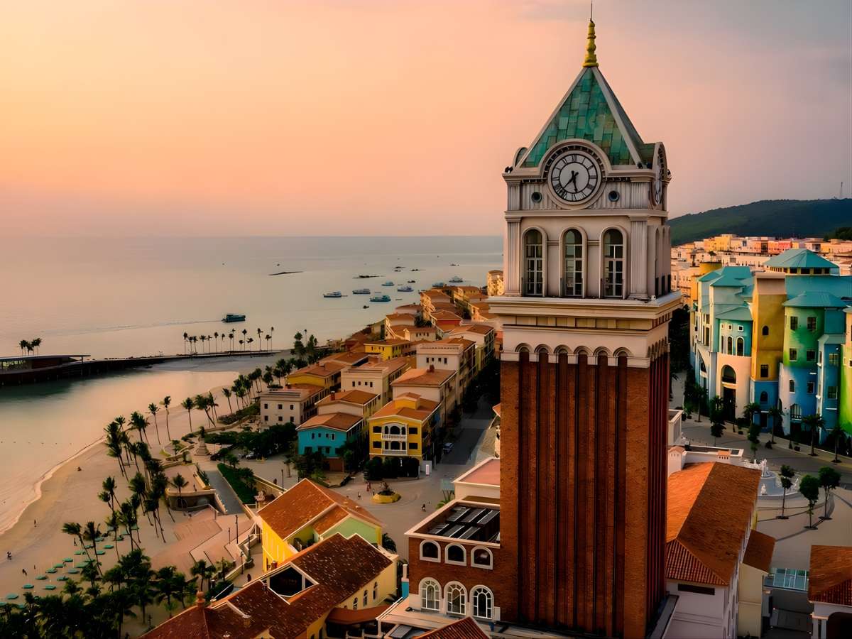 Du khách có thể ghé thăm thị trấn Hoàng Hôn lãng mạn