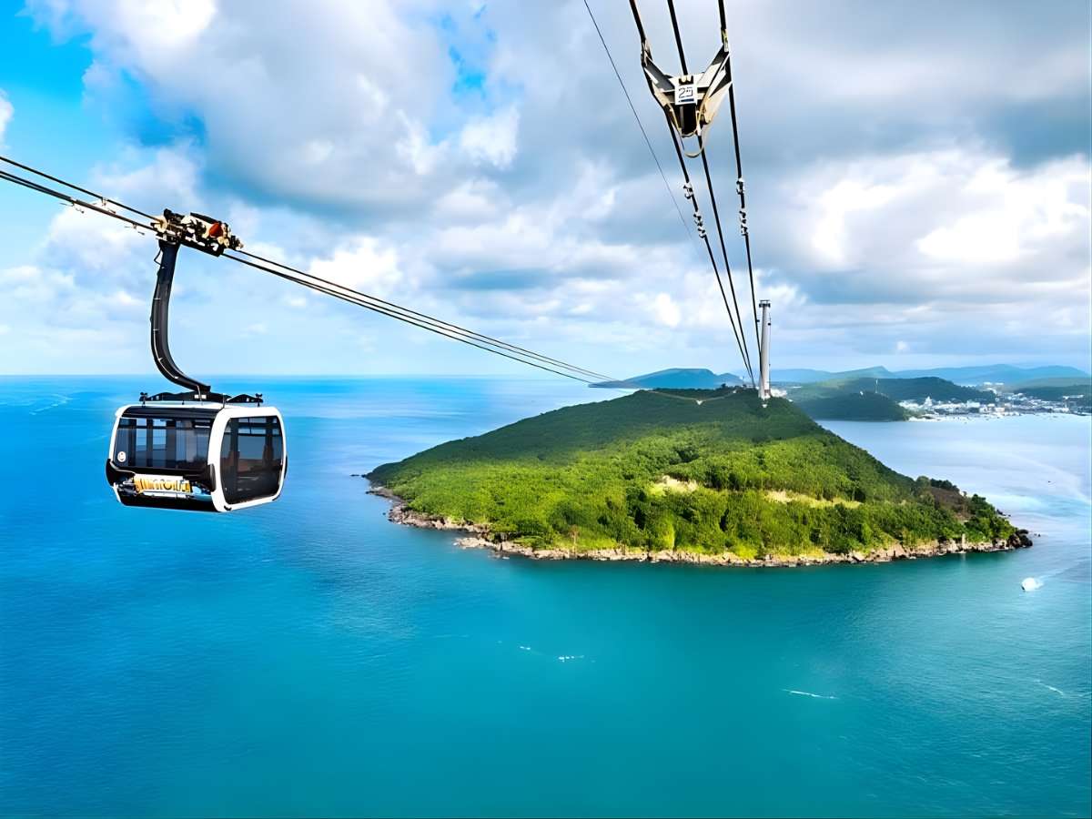Trải nghiệm cáp treo hiện đại thuộc quần thể Sun World Hon Thom