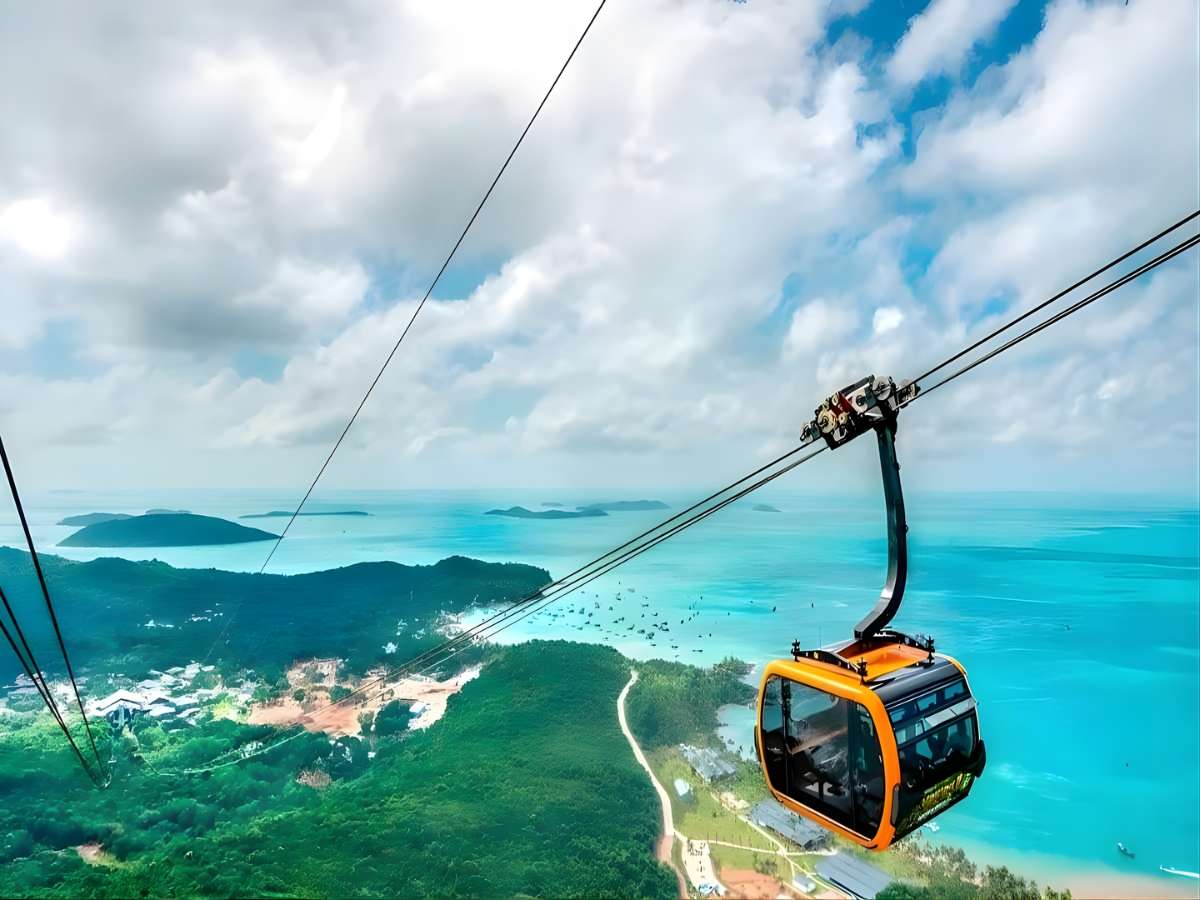Đến Sun World Hon Thom bằng tuyến cáp treo 3 dây