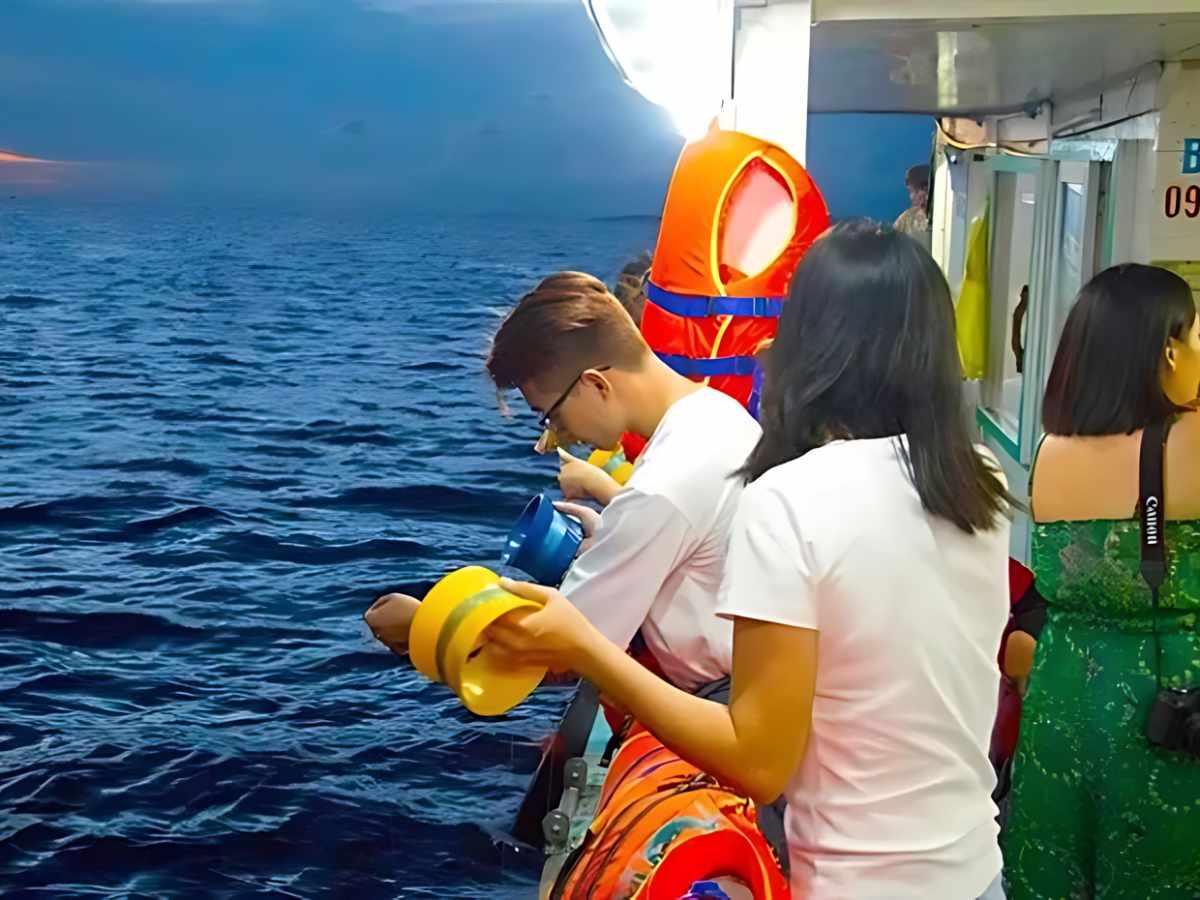 Tour câu mực đêm Phú Quốc cho người mới là chương trình trải nghiệm trên biển Phú Quốc.