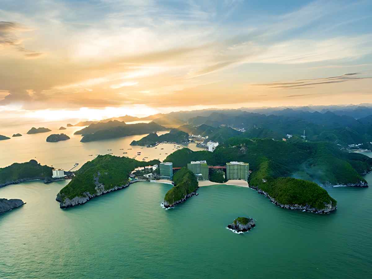 Quần đảo Thổ Chu với rừng nguyên sinh chiếm khoảng 80% diện tích.