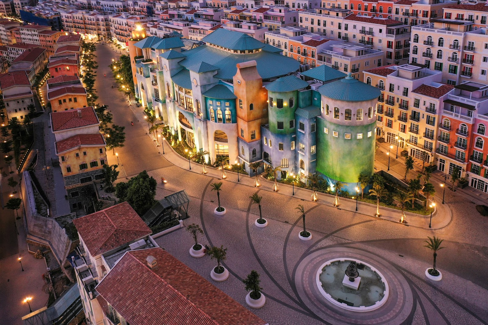 Sun Signature Gallery có kiến trúc độc đáo như một lâu đài cổ kính.