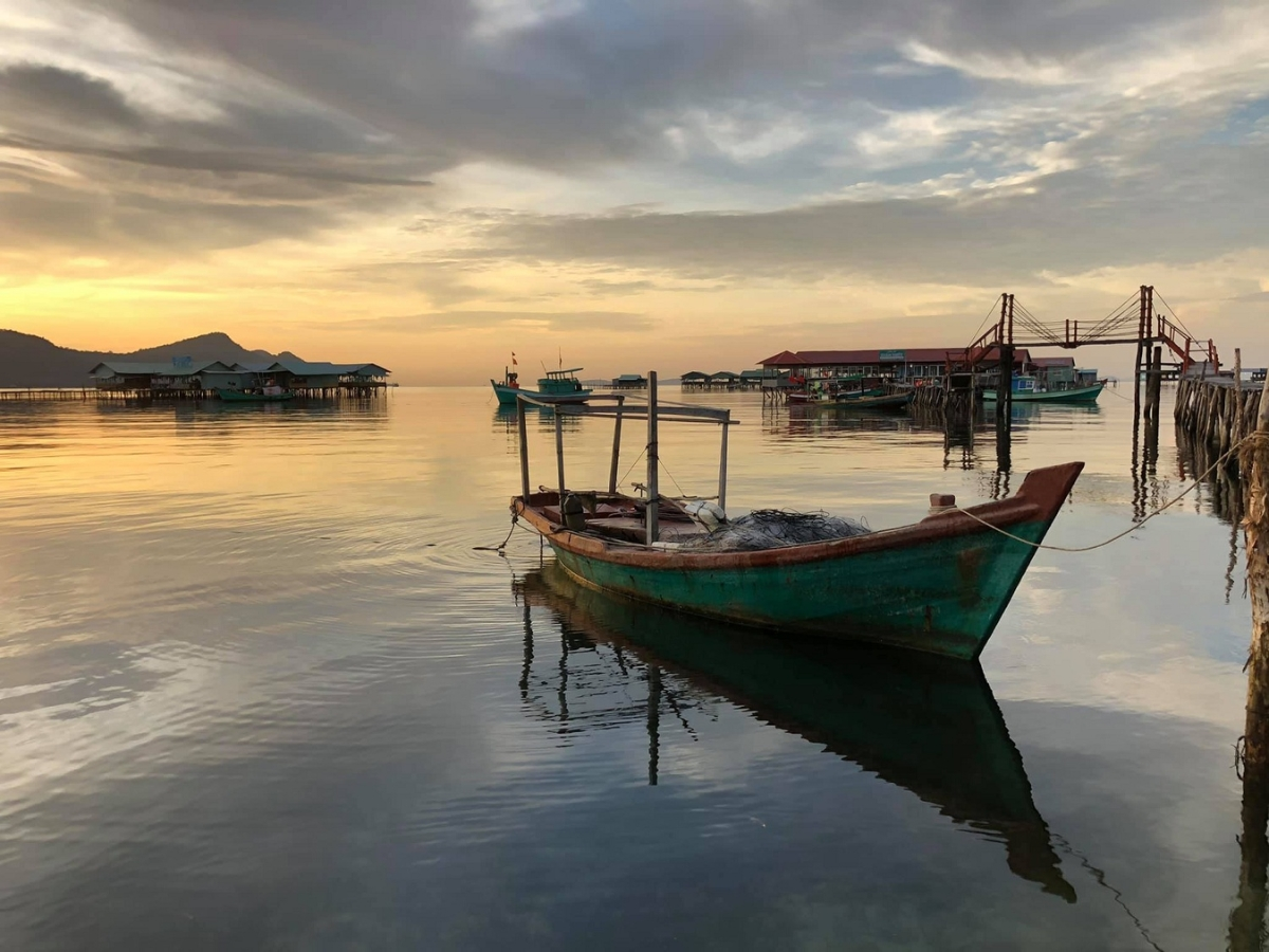 Khung cảnh yên bình tại làng chài Rạch Vẹm. 