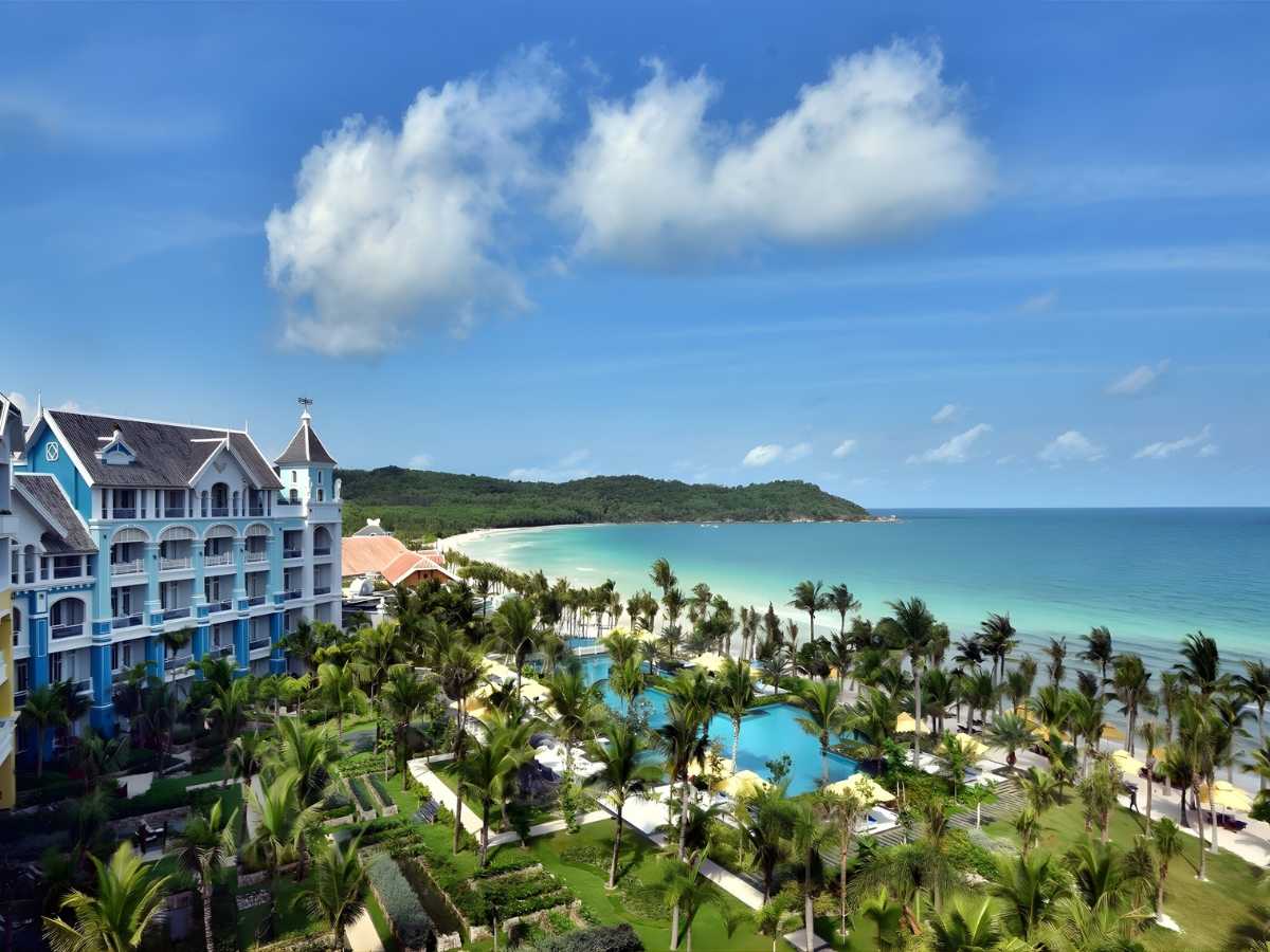 JW Marriott Phu Quoc Emerald Bay mô phỏng một trường đại học giả tưởng.