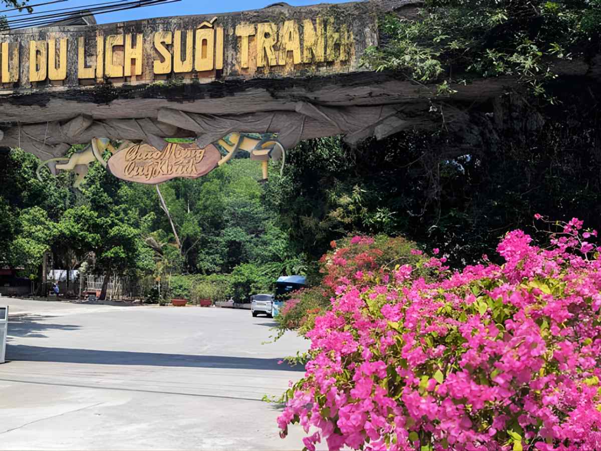 Giá vé suối Tranh Phú Quốc dành cho du khách trưởng thành