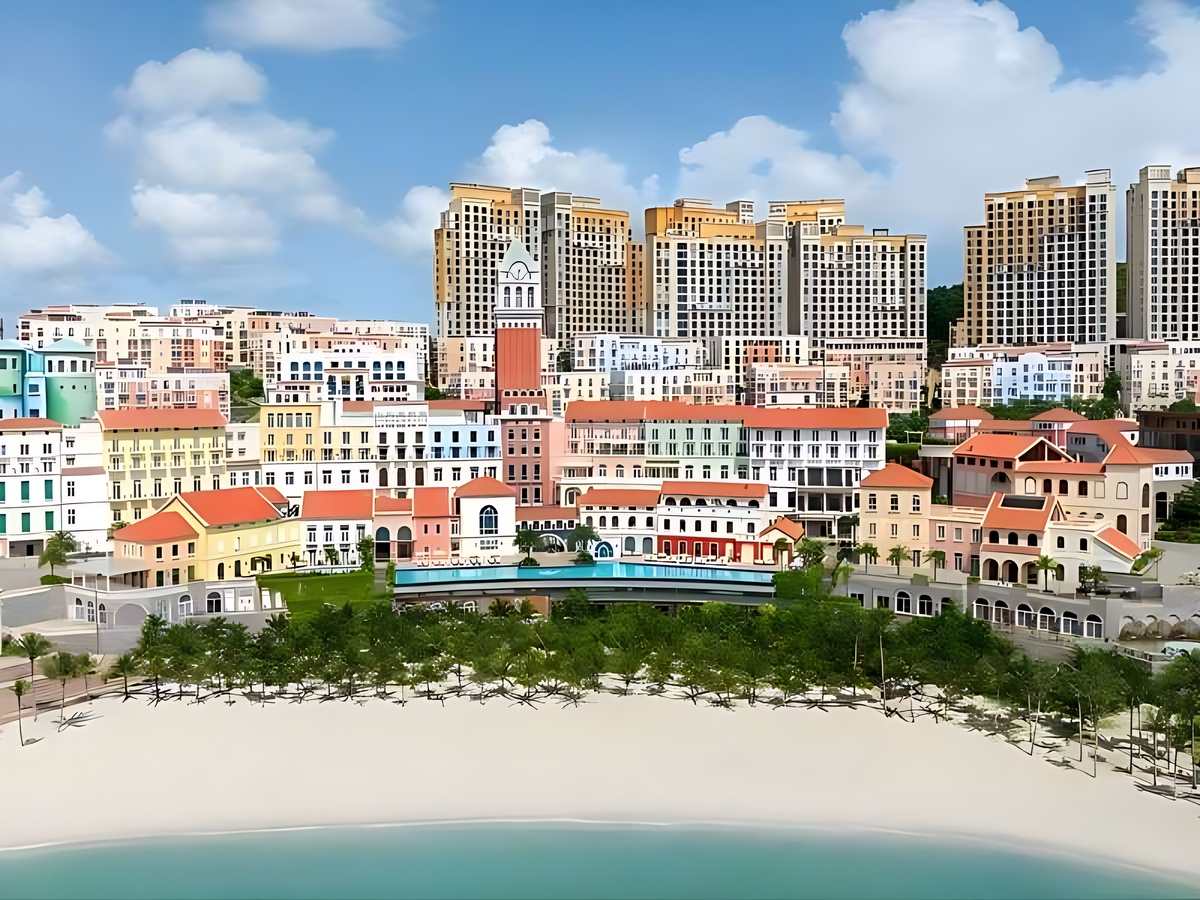 La Festa Phu Quoc với kiến trúc Địa Trung Hải gần khu vui chơi