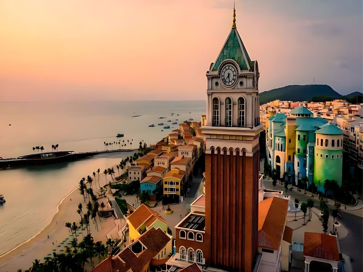 Buổi tối Nam đảo thưởng thức show Kiss of The Sea và dạo thị trấn Hoàng Hôn.
