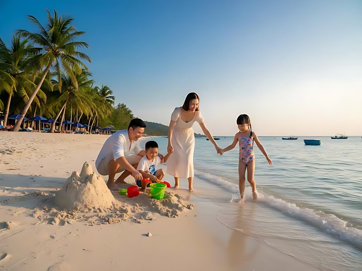 Chuẩn bị trang phục, chống nắng và vật dụng cá nhân giúp buổi sáng Nam đảo thuận lợi.