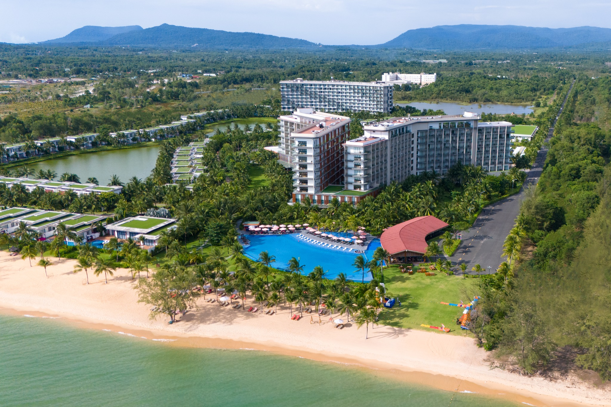 Mövenpick Hotels & Resorts Phu Quoc is located along the pristine and peaceful Ong Lang Beach.