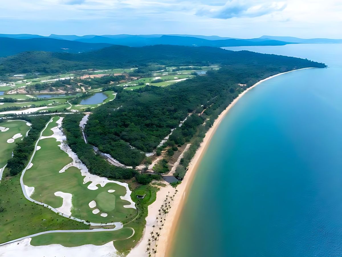 Lợi thế chơi golf mùa khô Phú Quốc với điều kiện sân ổn định.