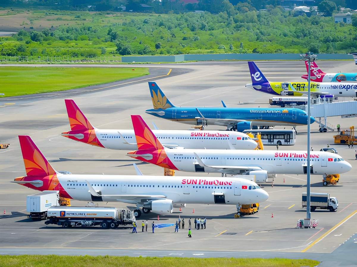 Máy bay Sun PhuQuoc Airways đưa khách đến nghỉ dưỡng tại đảo.