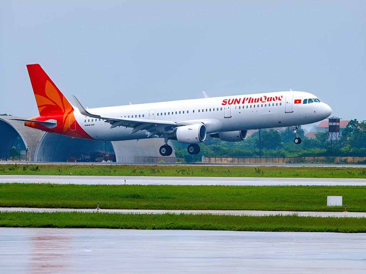 Du khách bay đến Phú Quốc bằng chuyến bay thẳng thuận tiện