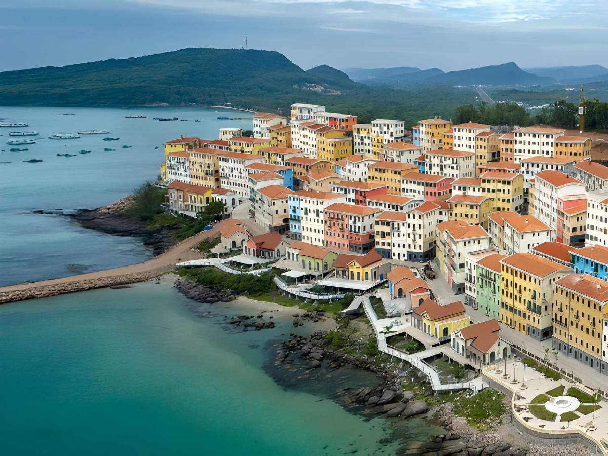 Sun Signature Gallery với không gian nghệ thuật hiện đại.