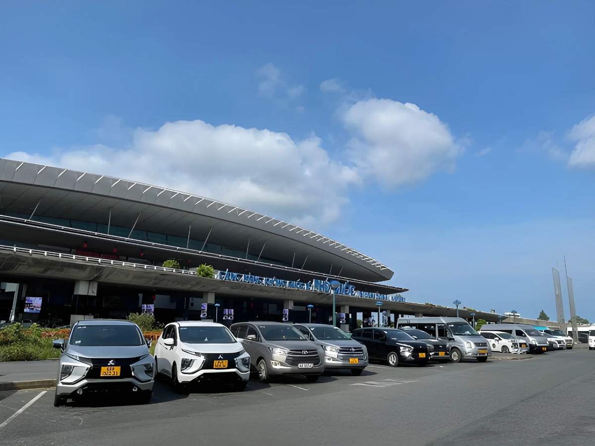 Taxi và xe công nghệ di chuyển từ sân bay đến Nam đảo thuận tiện