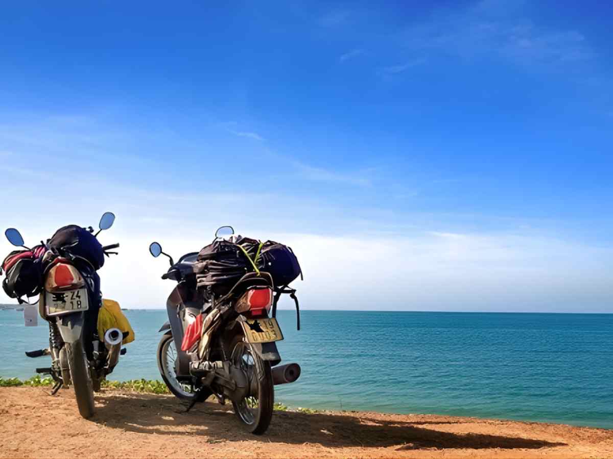 Xe máy là phương tiện phổ biến khi đi đường đi Rạch Vẹm Phú Quốc. 