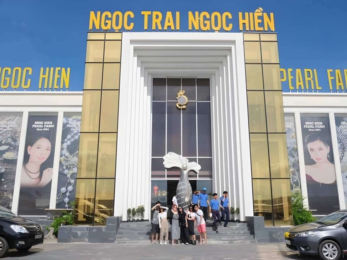 Cơ sở Ngọc Hiền nổi tiếng với chế tác ngọc trai đầy uy tín.