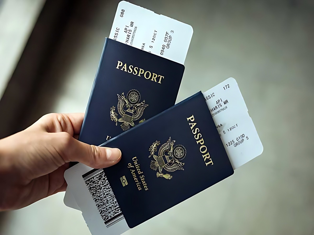 Du khách Philippines cần chuẩn bị hộ chiếu đầy đủ.