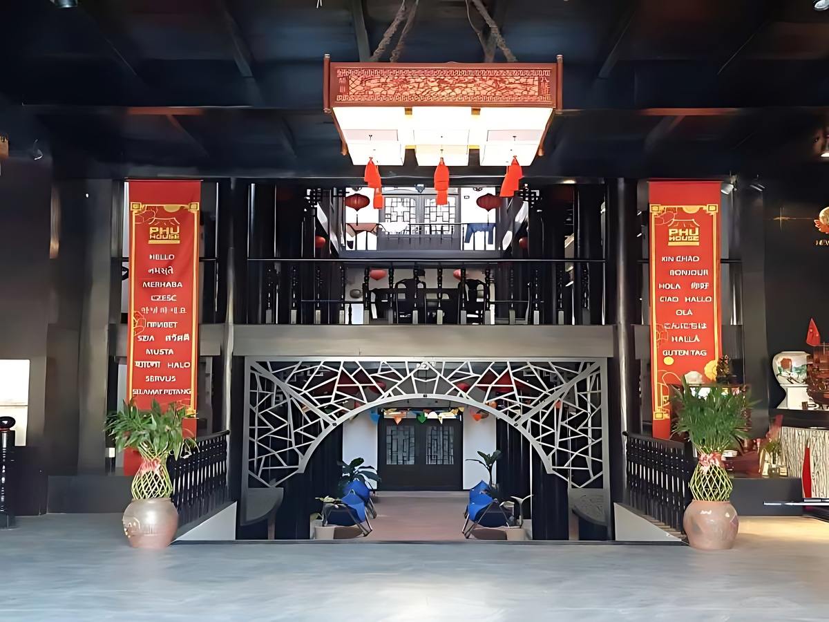 Khách tham quan nghỉ dưỡng tại Langchia Village Phú Quốc.