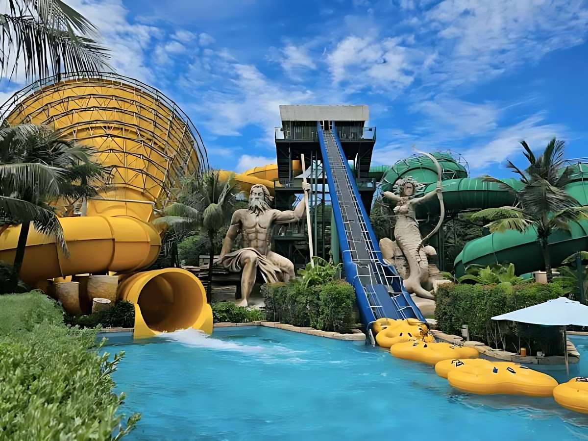 旅客在 Aquatopia 水上樂園享受娛樂空間