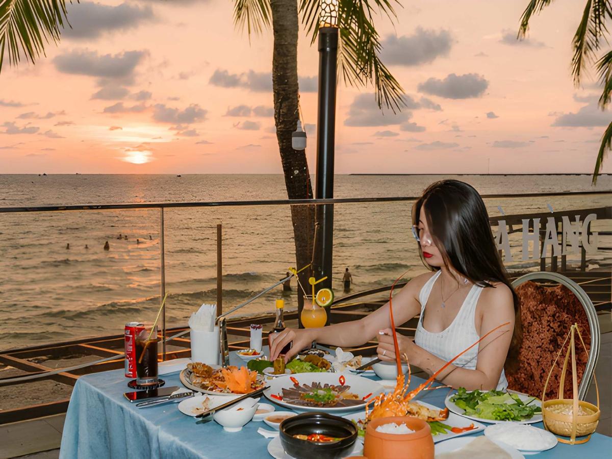 Premium seaside restaurant serving diverse international cuisine.