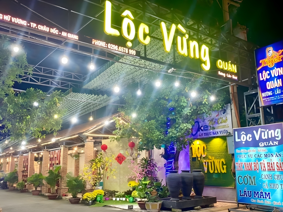 Không gian ẩm thực sân vườn của Lộc Vừng Quán.