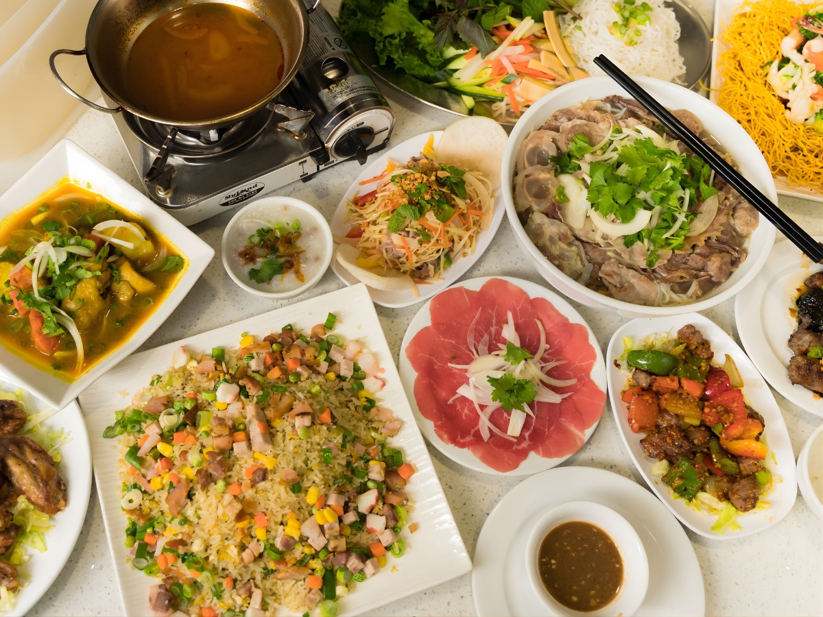Bò bảy món núi Sam với nhiều món ăn đa dạng, phù hợp với nhiều khẩu vị khác nhau.