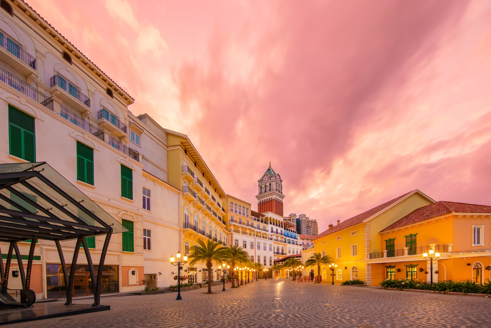 Sunset Town là một trong những khu vực ngắm hoàng hôn nổi bật tại Phú Quốc.