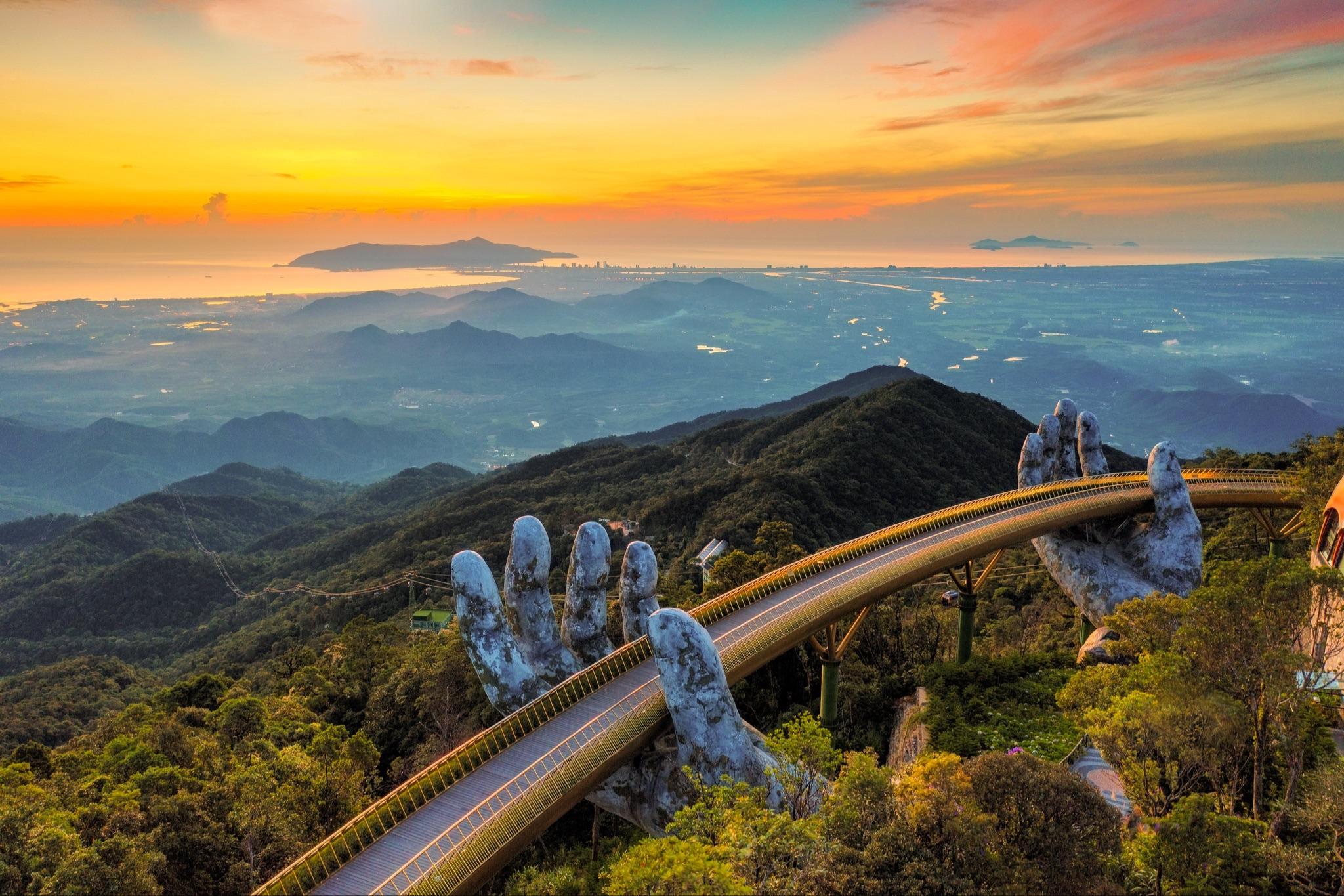 Sự xuất hiện của Cầu Vàng đã góp phần tạo nên một biểu tượng nhận diện mới cho điểm đến Đà Nẵng
