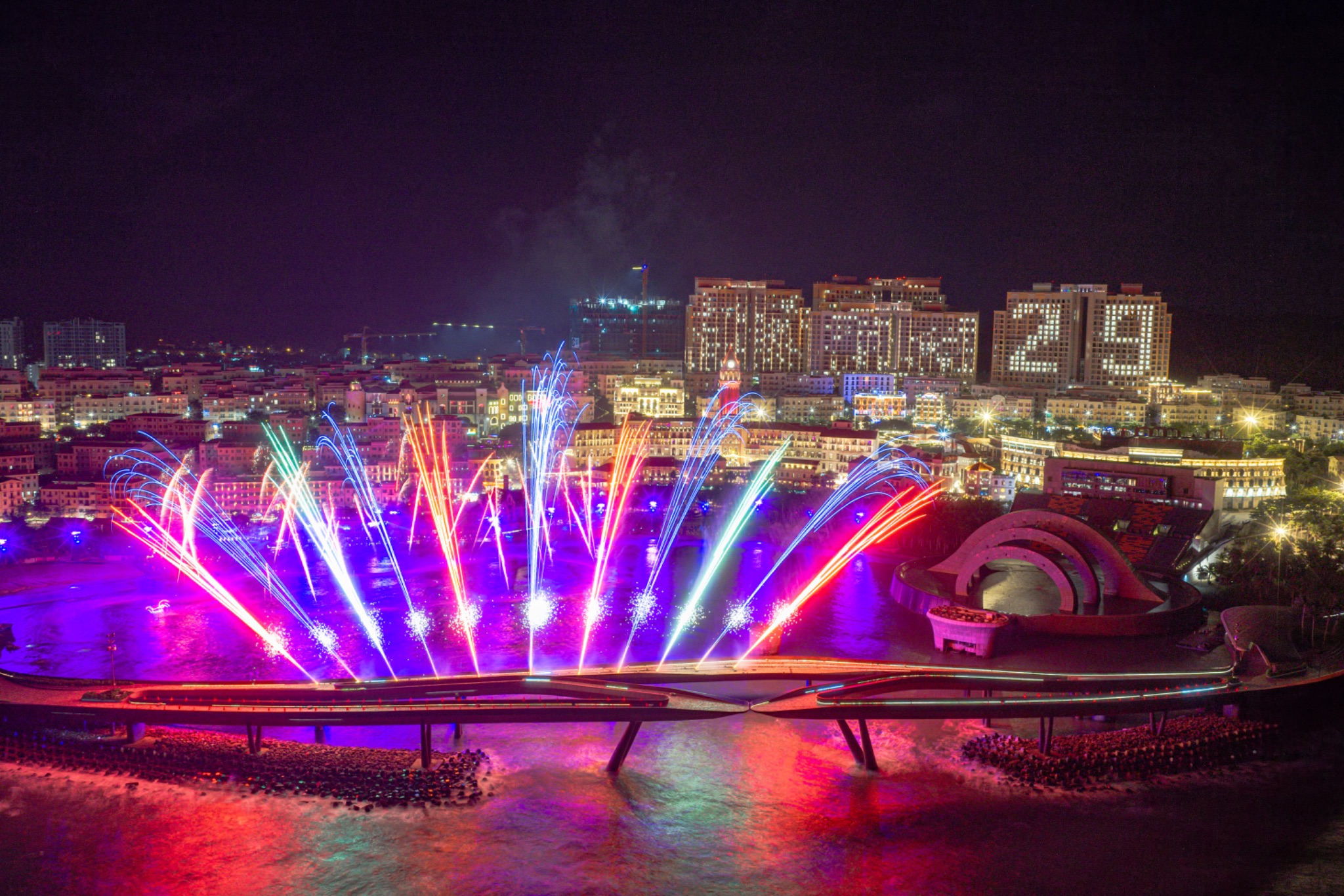 Sun Group có cách quyết định đáng chú ý khi làm mới Symphony of the Sea trong khi show diễn vẫn đang rất được yêu thích.