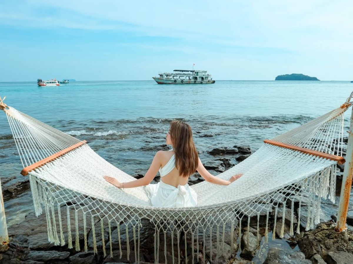 Bức hình sống ảo “triệu like” của du khách khi đến Phú Quốc vào mùa mưa. 