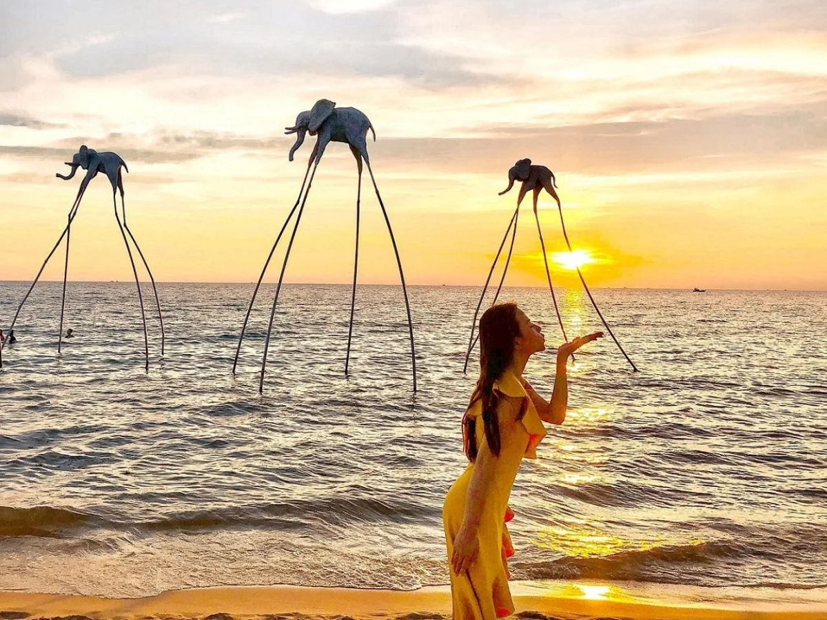 Mỗi mùa tại Bãi Trường lại mang một nét đẹp riêng.