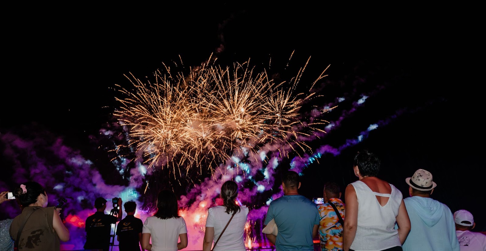 Một mùa lễ hội bùng nổ đang chờ đón du khách tại đảo ngọc