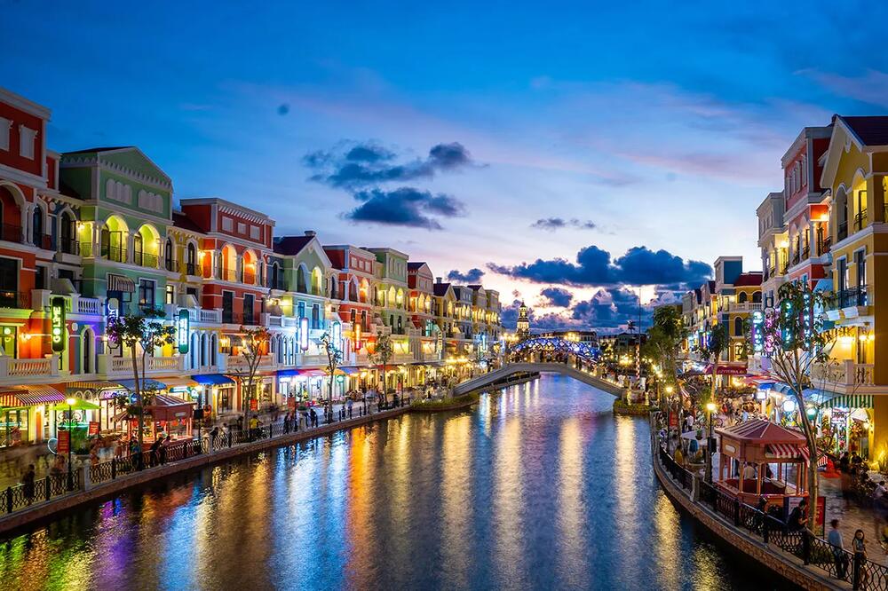 Grand World Phu Quoc – the “city that never sleeps” with nonstop festive vibes