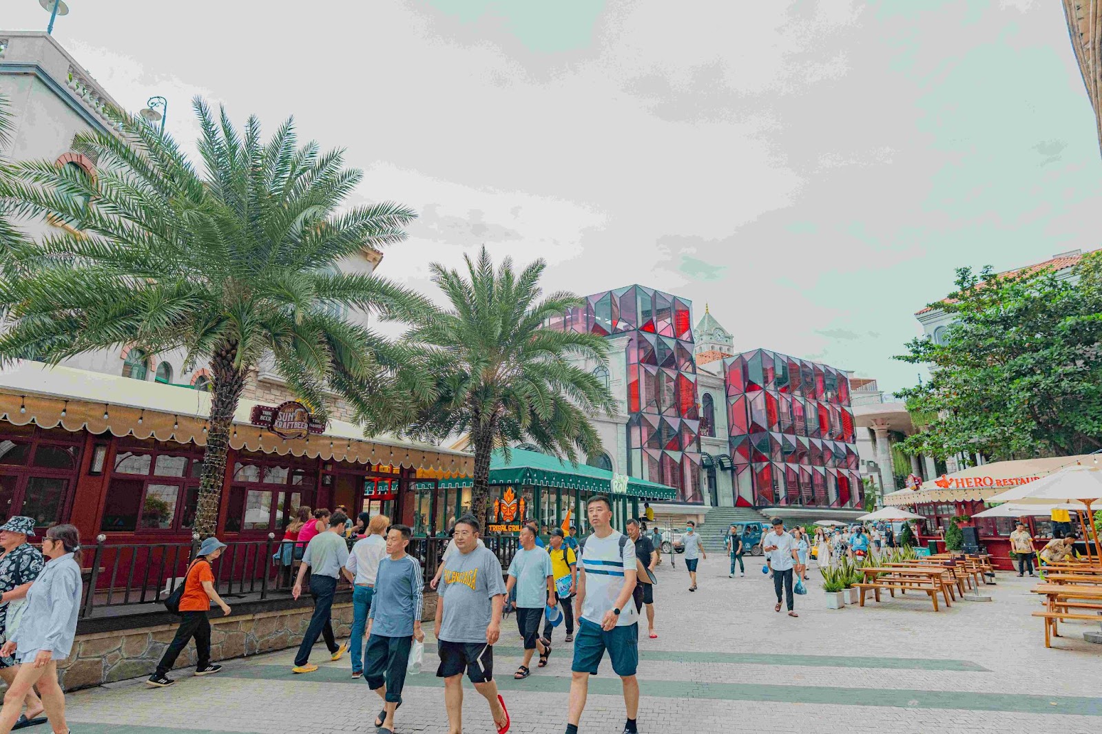 Foodies and shopping enthusiasts will not want to miss Sunset Bazaar this season