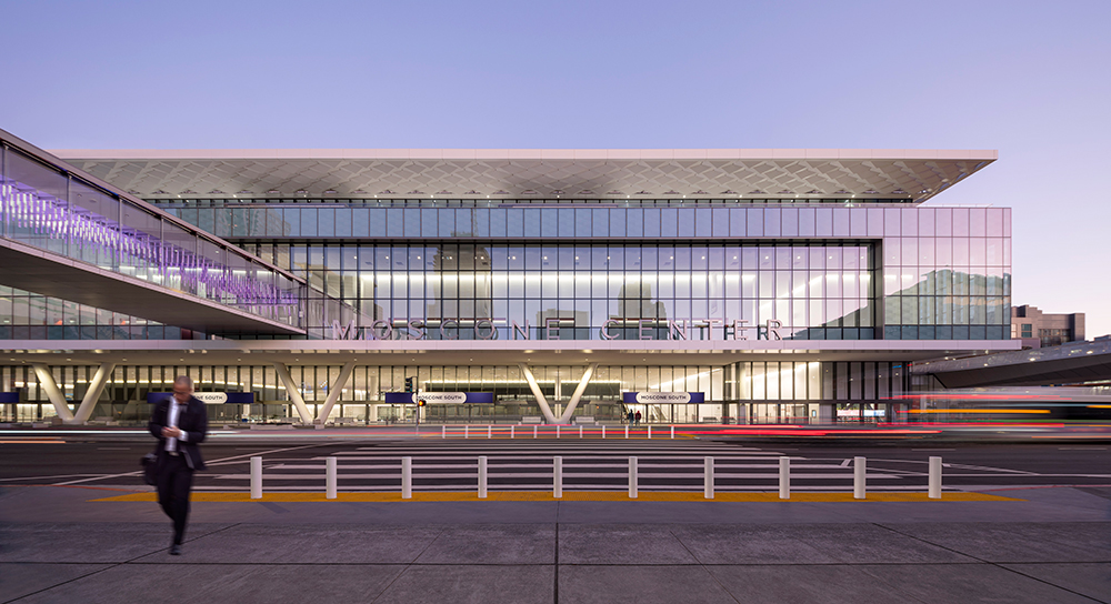 Moscone Center là một trong những trung tâm hội nghị lớn và hiện đại nhất ở Mỹ.