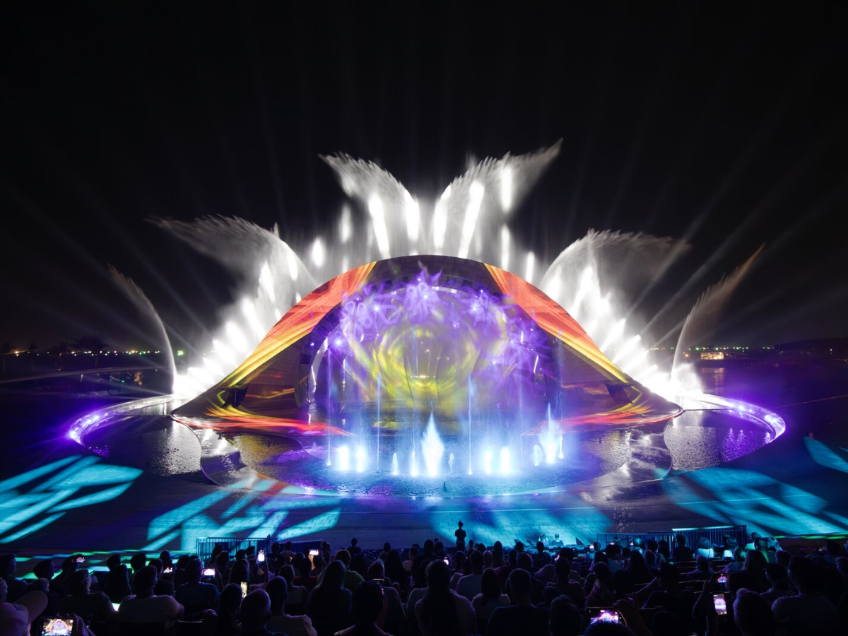 Show diễn Nụ hôn của biển cả với quy mô hoành tráng và chất lượng biểu diễn vượt trội.