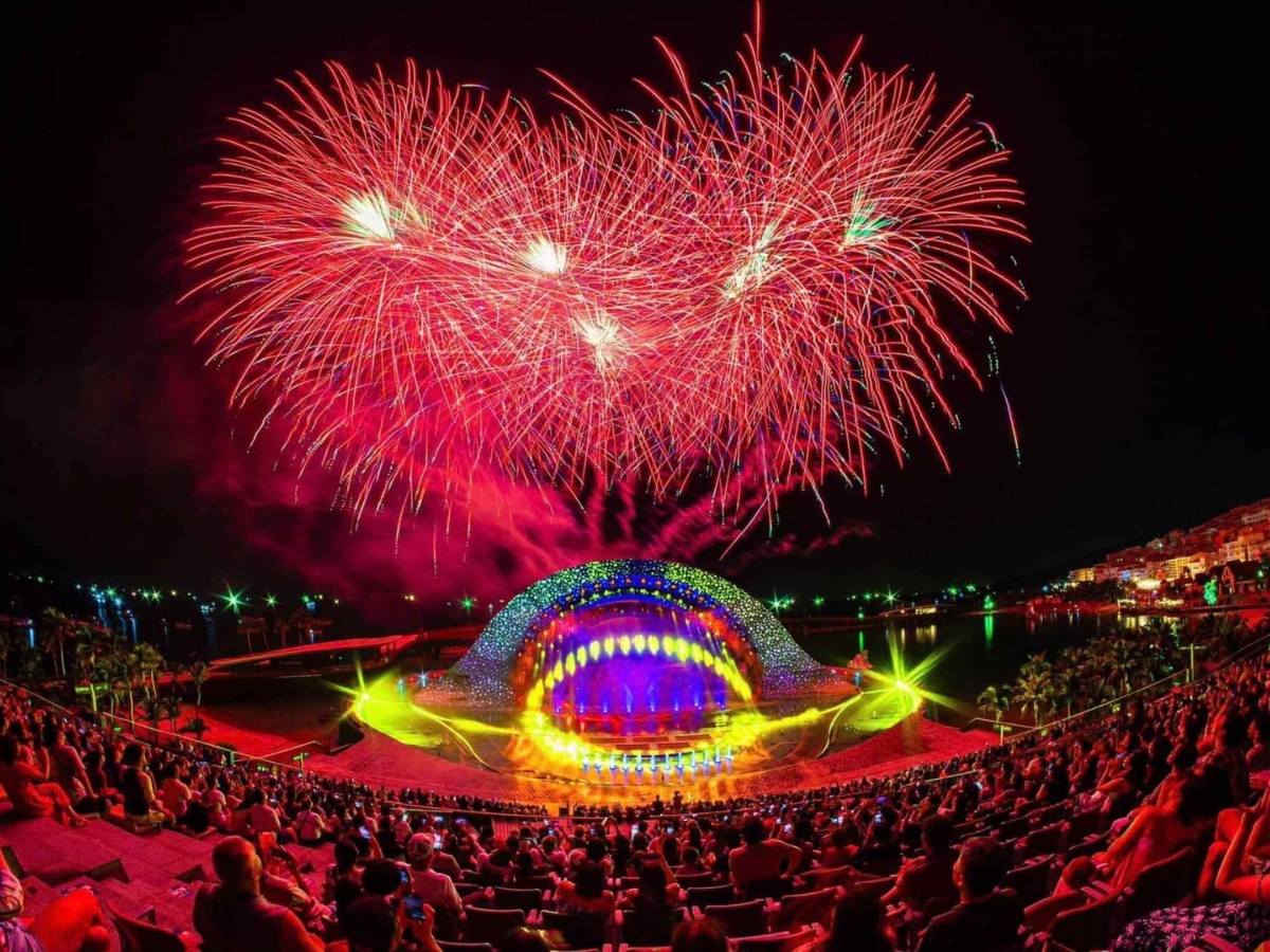 Mãn nhãn với show diễn nghệ thuật hoành tráng