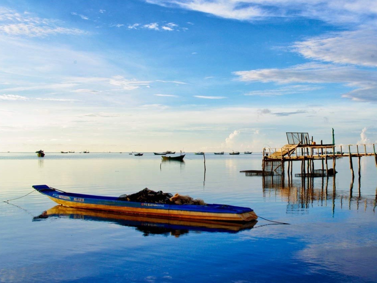 Làng chài Hàm Ninh mang đến không gian yên bình, thư thái cho du khách trong những ngày đầu năm
