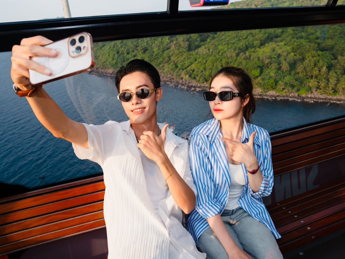 Check-in với phông nền biển đảo Phú Quốc từ trên cáp treo Hòn Thơm Check-in với phông nền biển đảo Phú Quốc từ trên cáp treo Hòn Thơm