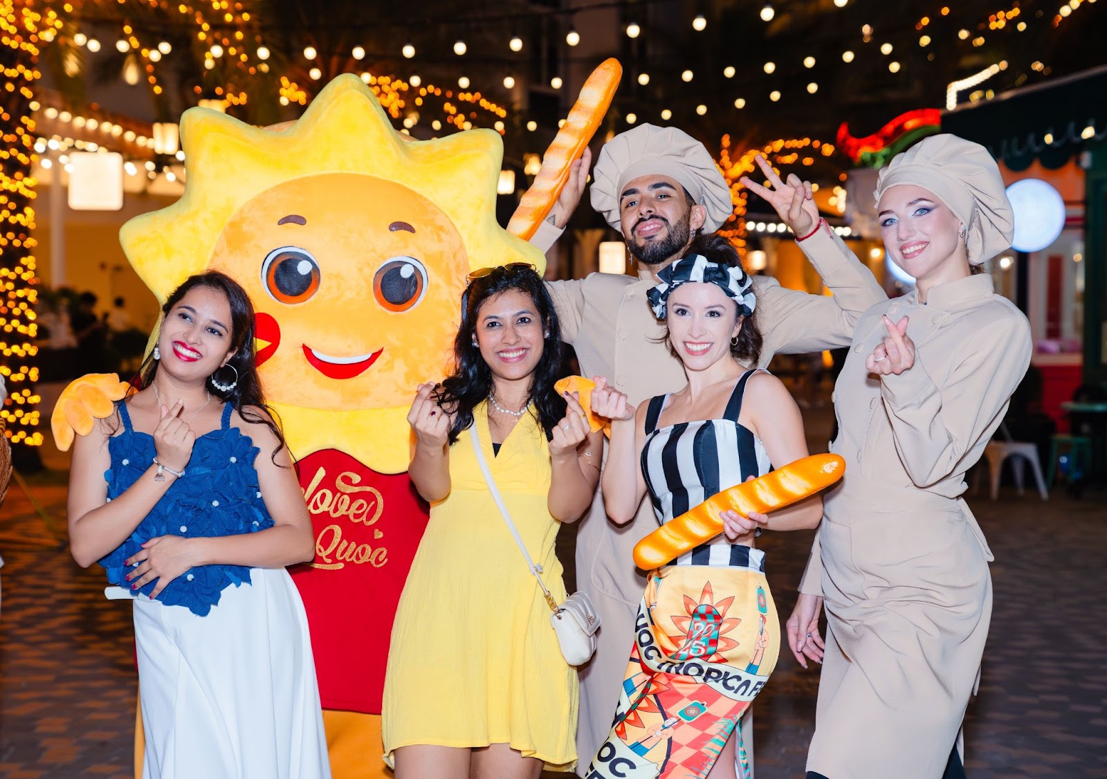 Không gian “trời Âu” Sunset Bazaar náo nhiệt cùng màn trình diễn đường phố, khuấy động bước chân du xuân