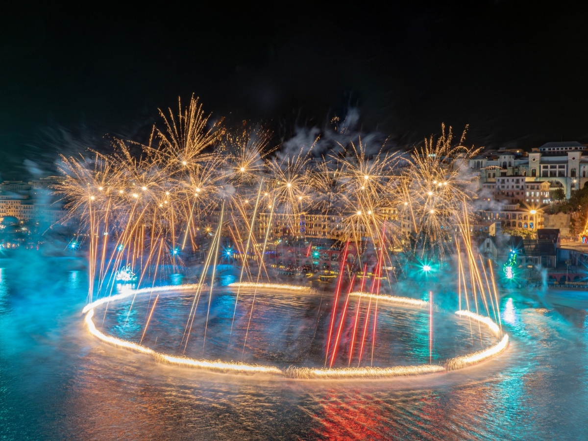 Mãn nhãn với show diễn đẳng cấp quốc tế tại Thị trấn Hoàng Hôn