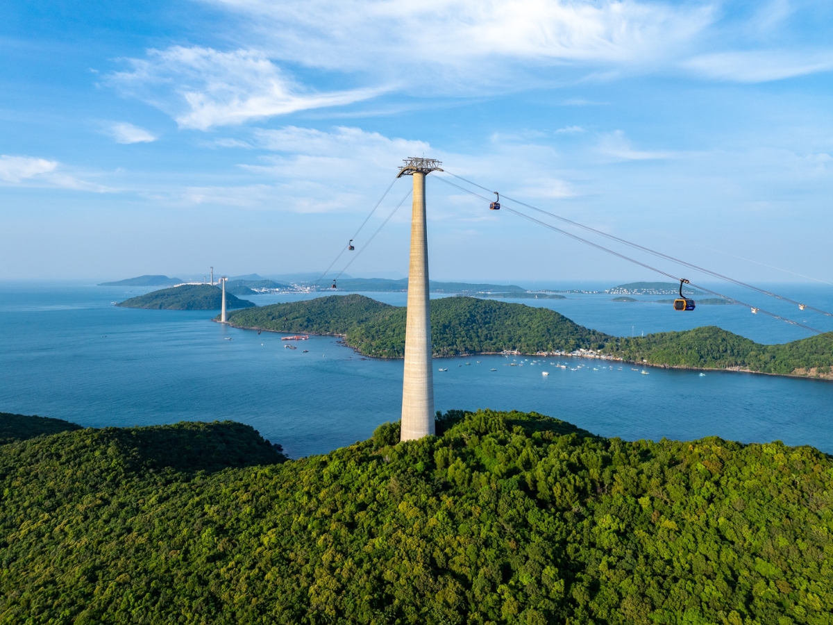Cáp treo Hòn Thơm là tuyến cáp treo 3 dây vượt biển dài nhất thế giới Cáp treo Hòn Thơm là tuyến cáp treo 3 dây vượt biển dài nhất thế giới