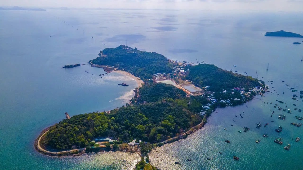 Đảo Hải Tặc là địa điểm nổi tiếng tại Hà Tiên. 