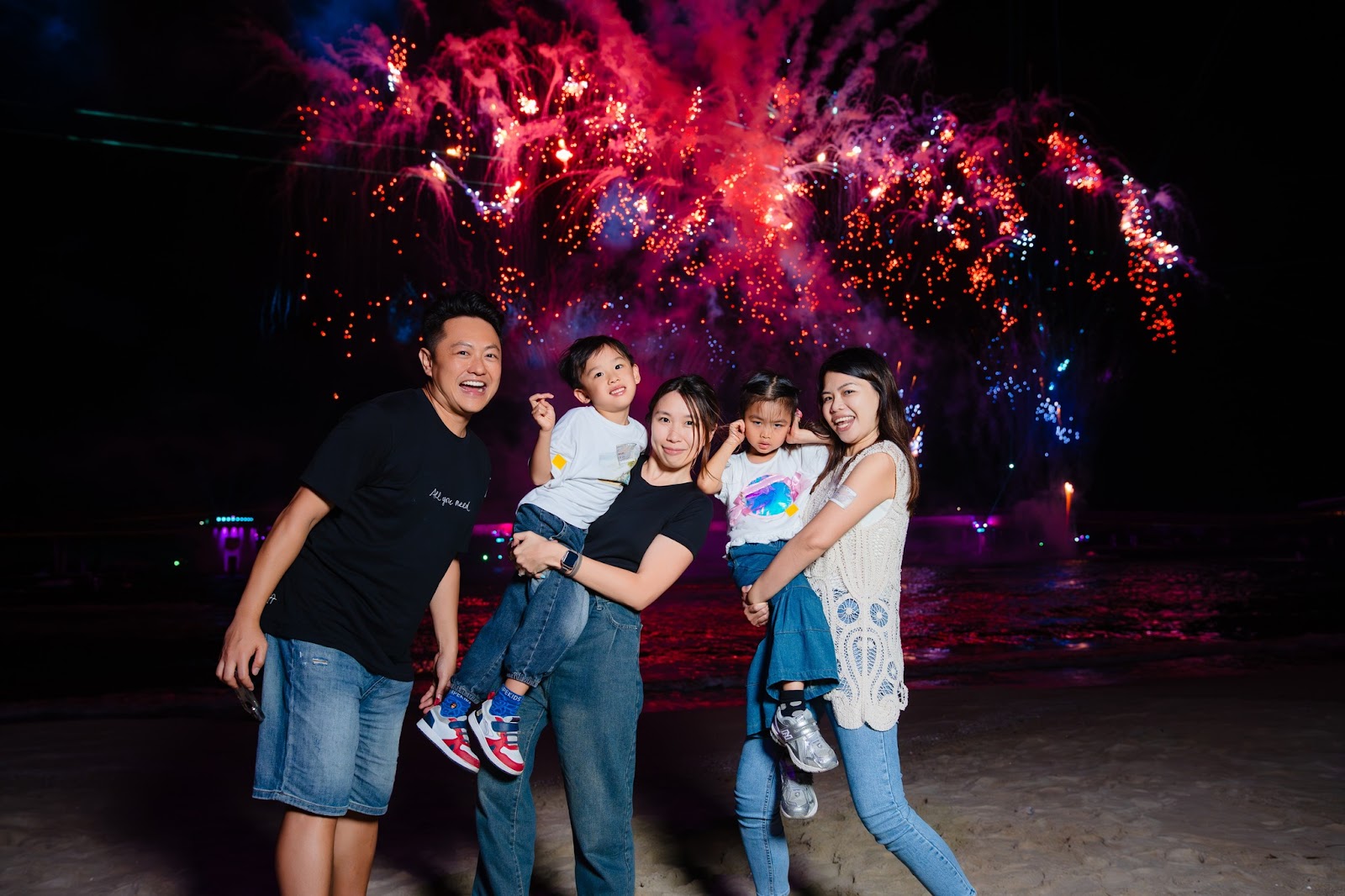 Phú Quốc bùng nổ không khí lễ hội dịp cuối năm