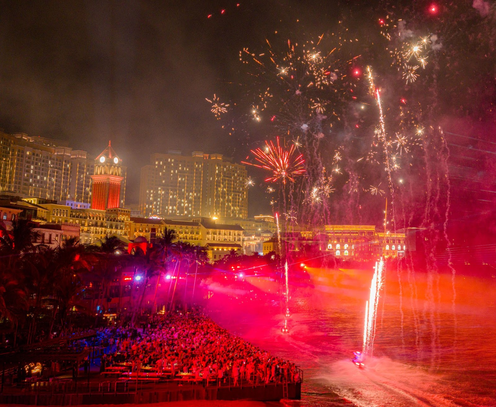 Việc chuẩn bị từ sớm sẽ giúp du khách tránh được những bất tiện trong thời điểm đông đúc nhất năm tại Phú Quốc