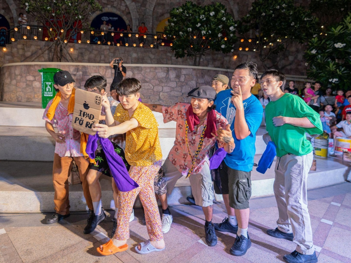 Chợ đêm Vui Phết gây ấn tượng với những show diễn nghệ thuật hấp dẫn