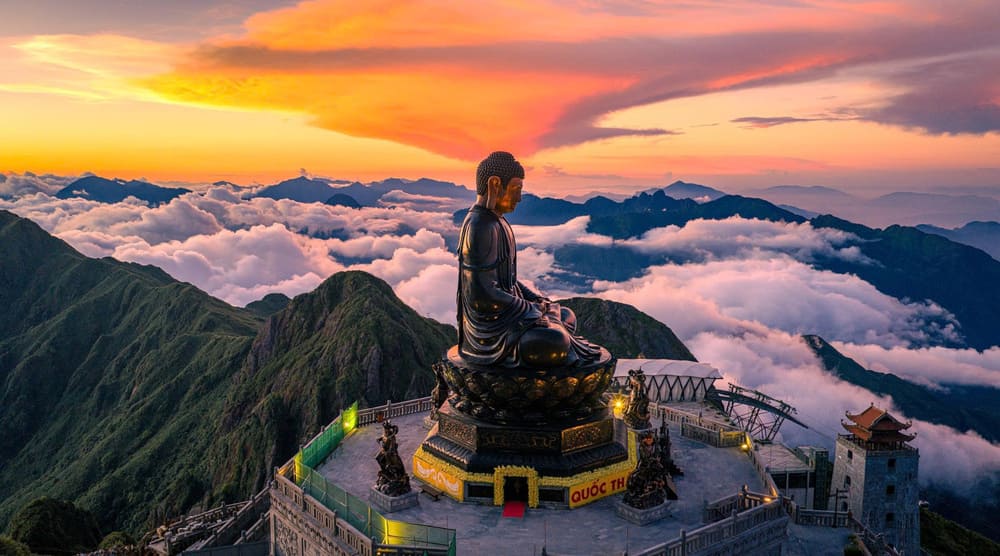 Sun World Fansipan Legend – quần thể du lịch trên đỉnh núi Fansipan.